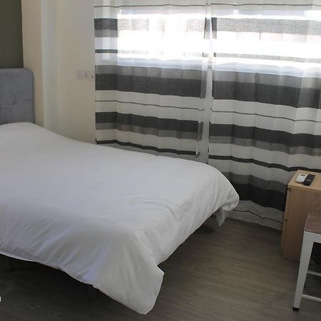 Golden 21 Hotel Мадрид Екстериор снимка